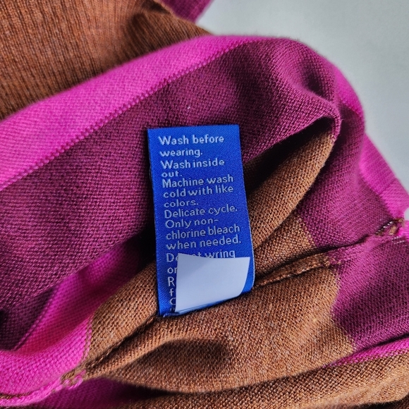 NWT APT 9 Women’s Knit V-Neck Pullover Brown Pink Striped Sweater Lighweight L - Picture 11 of 11